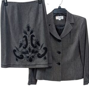 Le Suit, Gray And Black Embellished Two-piece Suit. Size 4P